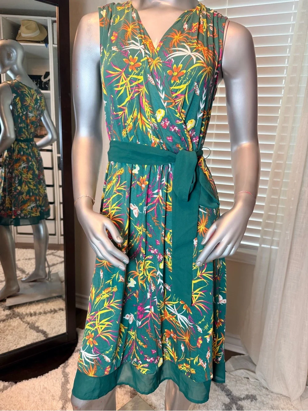 ModCloth Medium Green Tropical Floral Leaf Faux Wrap Dress Sleeveless Tie Waist - Picture 2 of 12